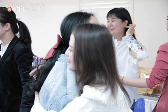 今日瑤三月三頭療護(hù)理師節(jié)正式啟動(dòng) 今日瑤三月三頭療護(hù)理師節(jié)正式啟動(dòng)